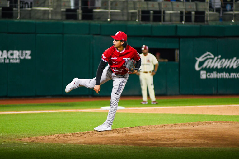 Toros blanquea a El Águila y asegura la serie en Veracruz