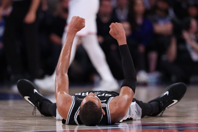 Spurs reaccionan en Nueva York