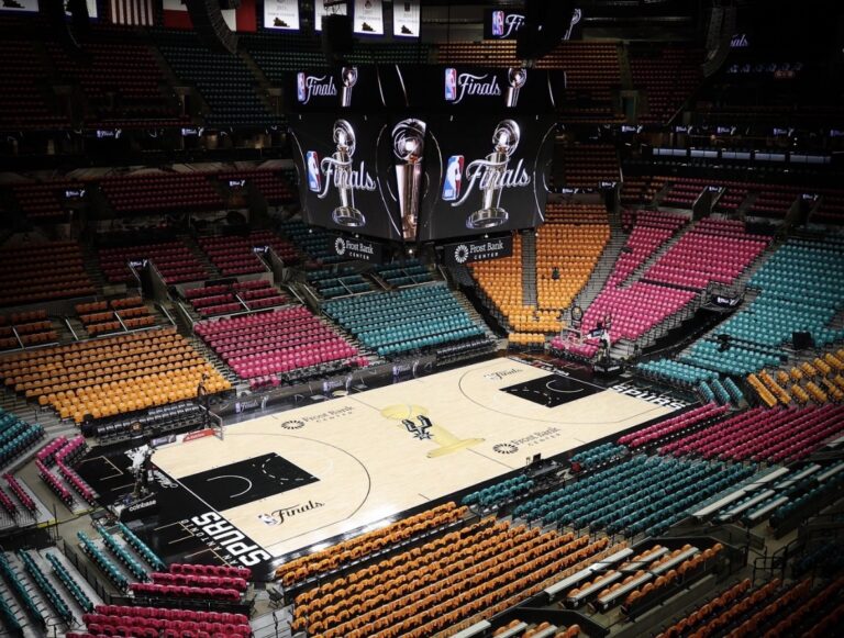 Spurs y Knicks protagonizarán unas Finales históricas en la NBA 2026 ¿A qué hora verlo ?
