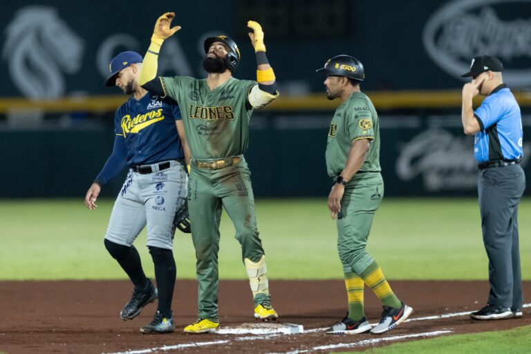Leones dejan tendidos a los Rieleros y aseguran la serie en el Kukulcán