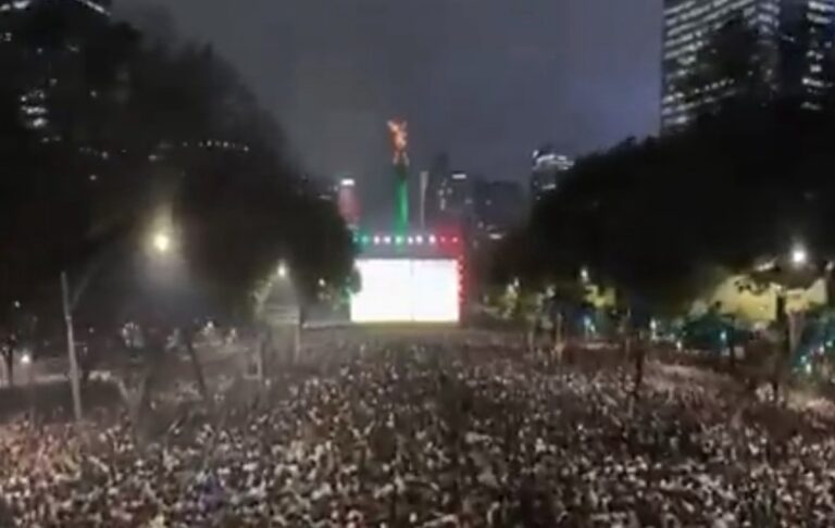 Más de 800 mil aficionados celebran en la CDMX el triunfo de México sobre Chequia