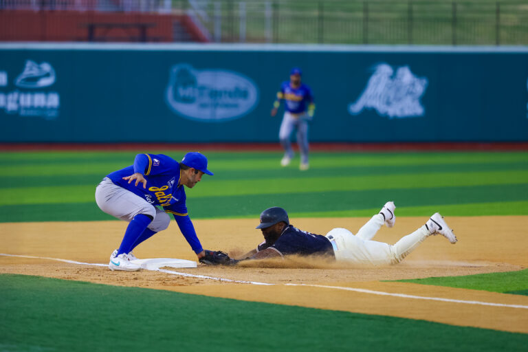 Charros vuelve a quedarse corto con el bateo y cae ante Tecos en el Uni-Trade Stadium
