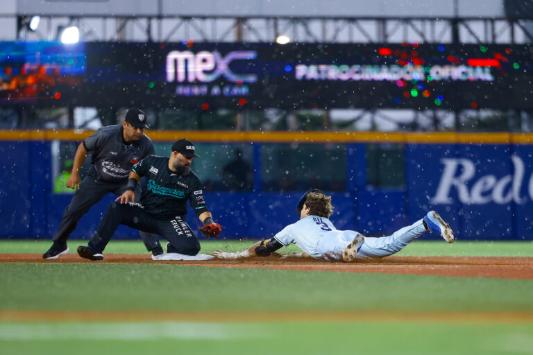 Saraperos viene de atrás y empata la serie ante Charros de Jalisco