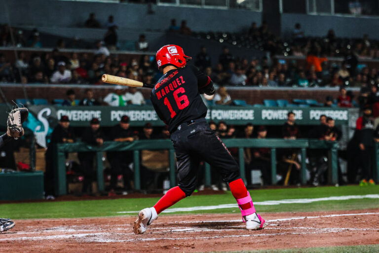 Caliente se impone 3-1 en 10 entradas sobre Saraperos