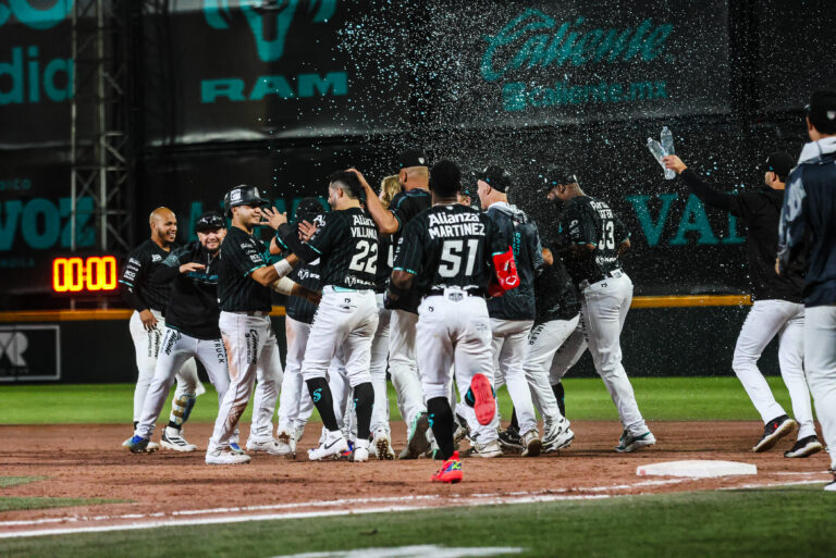 Saraperos deja tendidos a Toros y se queda con el primero de la serie