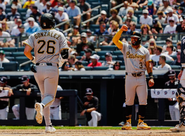 Piratas remontan en entradas extras y vencen 5-3 a los Yankees en el Yankee Stadium