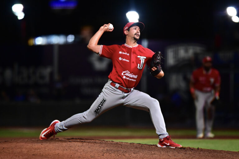 Toros barre a Acereros en doble cartelera y arranca con fuerza el último tercio de la temporada