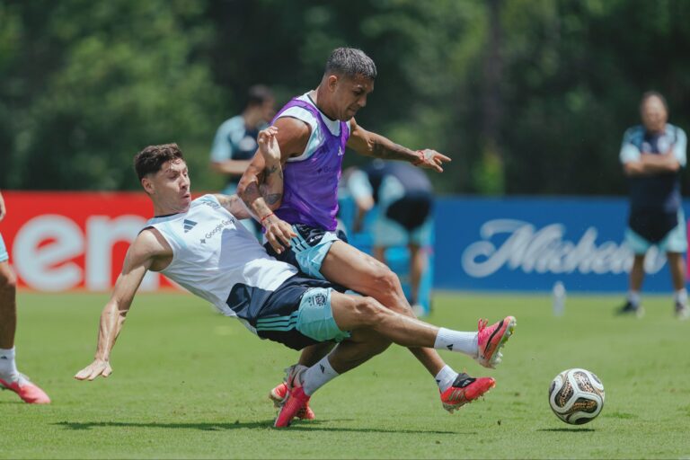 Argentina ajusta detalles bajo la lluvia; España suspende práctica antes de la final del Mundial