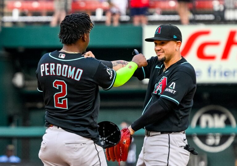 D-backs explotan con racimo de cinco carreras y vencen a Cardinales; Gabriel Moreno brilla con tres imparables