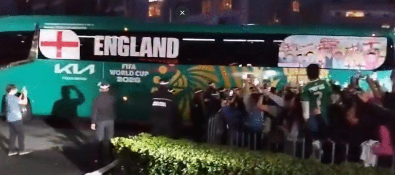 Afición mexicana rompe el hermetismo de Inglaterra y recibe con abucheos a los Tres Leones