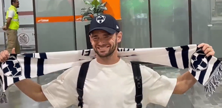 Hugo Cuypers ya está en Monterrey; el delantero belga se alista para firmar con Rayados