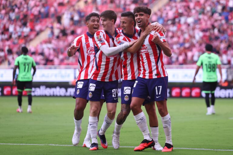 Chivas rompe el muro de Juárez en el último suspiro y consigue su primer triunfo del Apertura 2026