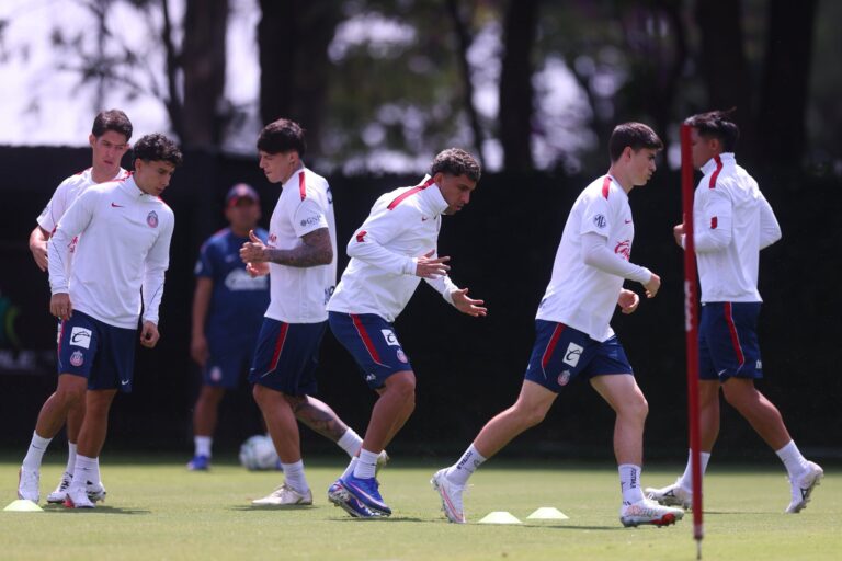 Chivas busca su primer triunfo como visitante ante un Puebla al que domina históricamente