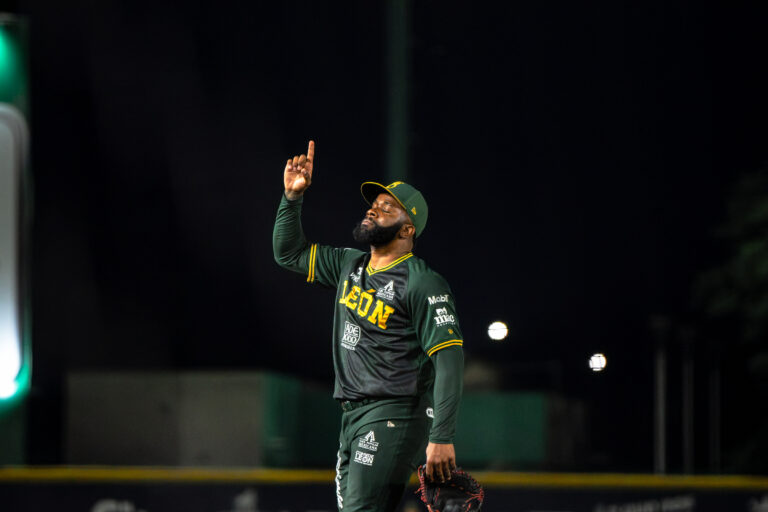 Bravos vence a Olmecas con noche inspirada de Sandber Pimentel