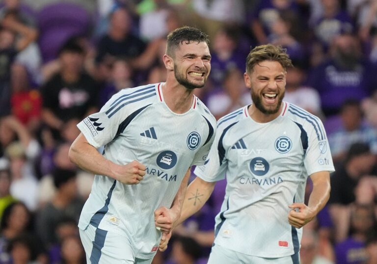 Rayados está cerca de cerrar el fichaje del goleador Hugo Cuypers
