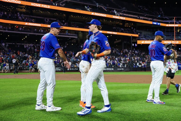 Mets reaccionan en el cierre y vencen a Marlins con decisivo aporte de Luis Robert Jr.