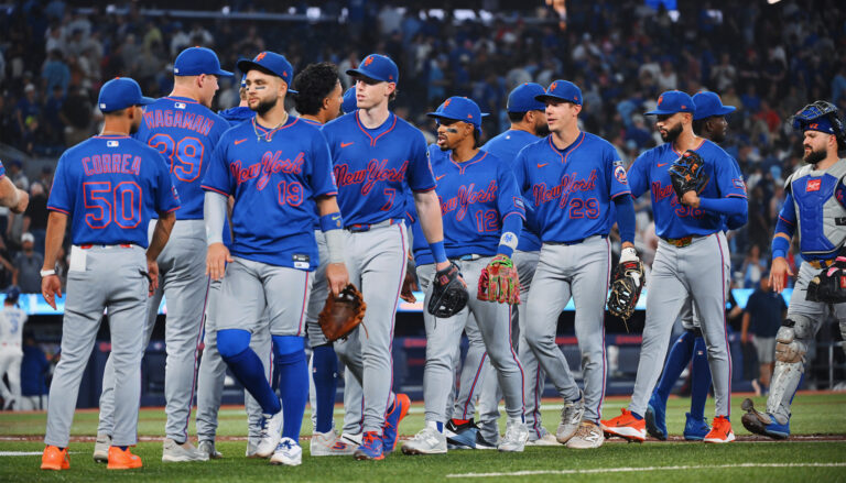 Jonrones de Francisco Álvarez y Luis Torrens impulsan blanqueada de Mets sobre Blue Jays