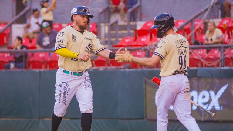 Piratas y Guerreros reparten triunfos en doble cartelera y dejan la serie abierta