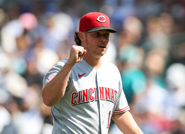 Sal Stewart guía la remontada de los Reds con jonrón de tres carreras ante Marineros