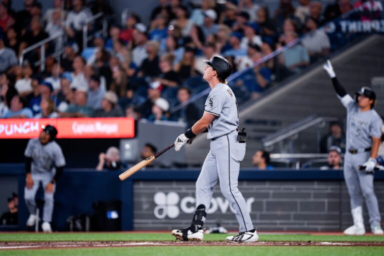 White Sox apalean a Blue Jays con explosiva ofensiva y se afianzan en la cima de la División Central