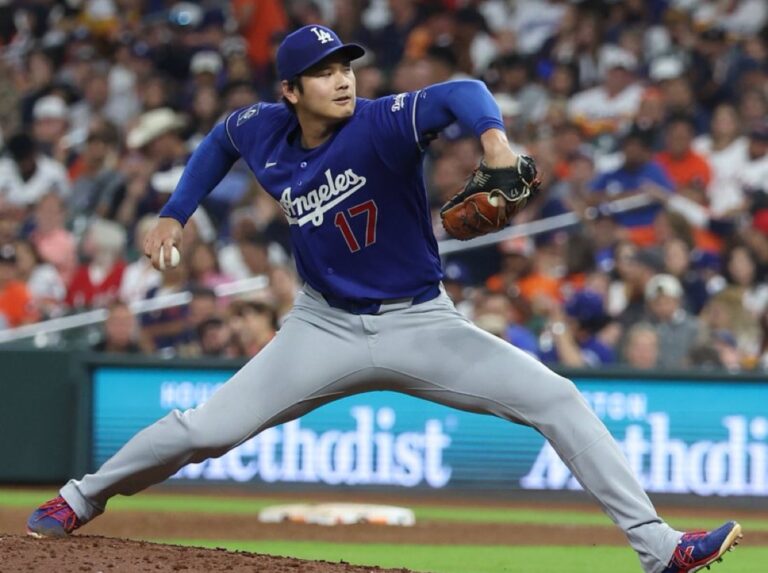 Dodgers administrarán la carga de trabajo de Shohei Ohtani tras tratamiento en la rodilla