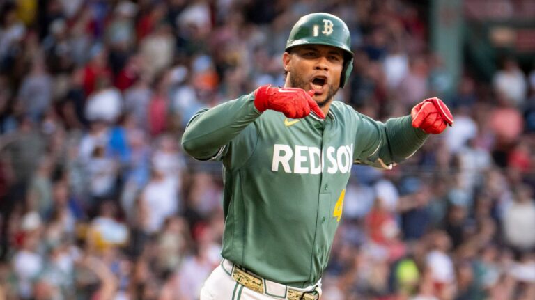 Medias Rojas aplastan a Rays con blanqueada y explosiva ofensiva en Fenway Park