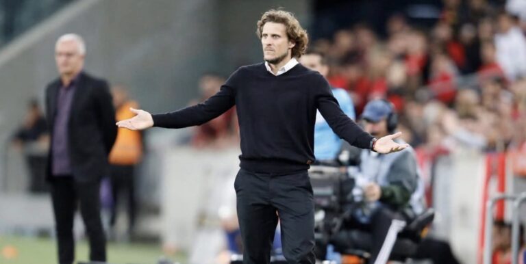 Diego Forlán toma las riendas de Uruguay; dirigirá de forma interina a la Celeste