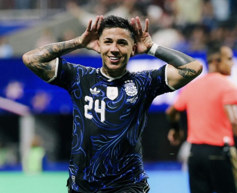 Argentina remonta a Inglaterra y jugará otra final del Mundial