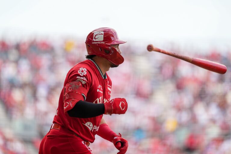 Julián Ornelas lidera la ofensiva y Diablos Rojos amarra la Serie Roja ante El Águila