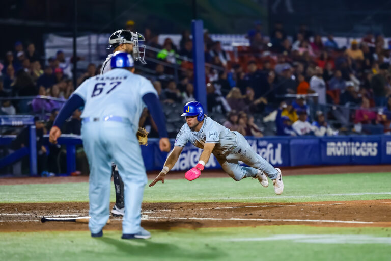 Charros responde con ofensiva explosiva y asegura su boleto a las Series de Zona