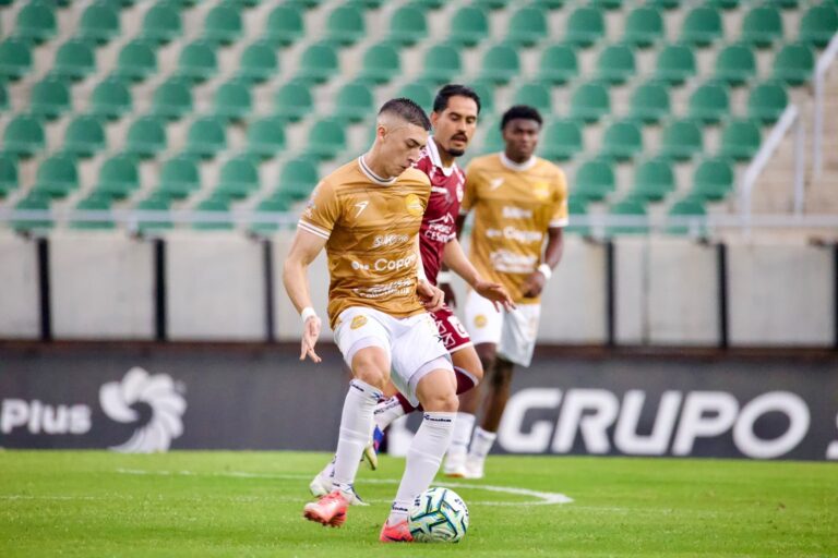 Dorados rescata empate ante Mineros en su regreso a Sinaloa