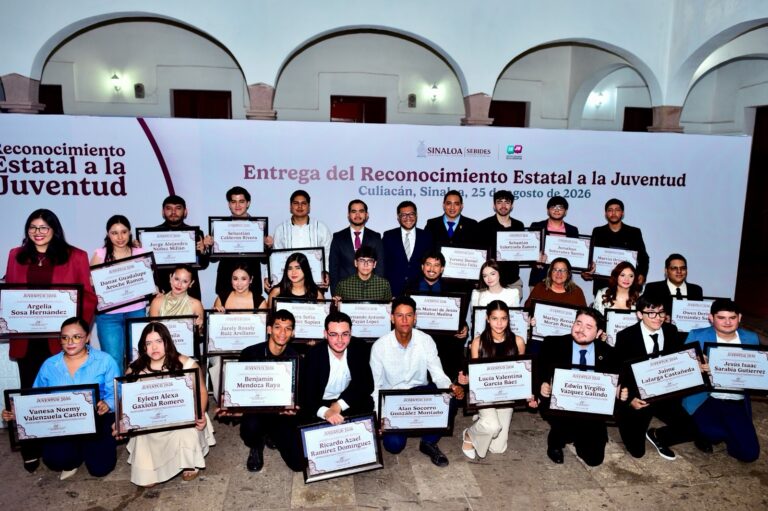 Reconocen a jóvenes atletas sinaloenses en el Premio Estatal de la Juventud 2026