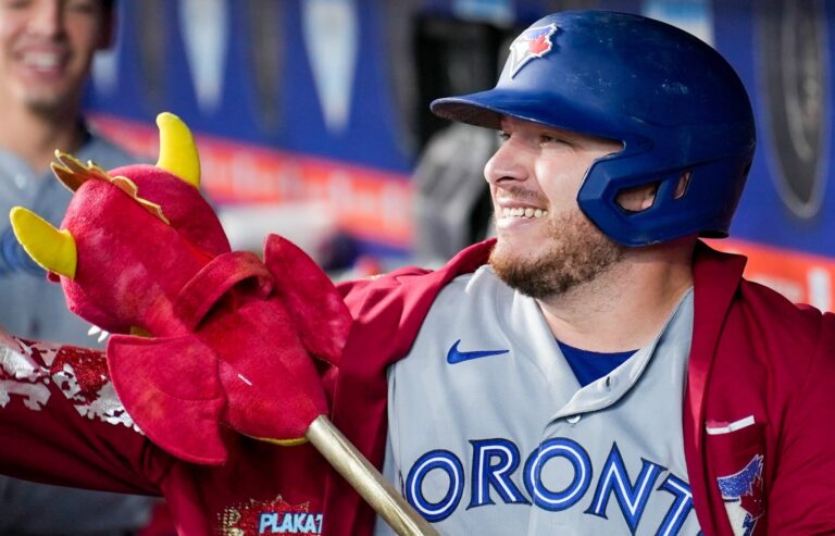 Alejandro Kirk guía el triunfo de Blue Jays sobre Astros con cuadrangular