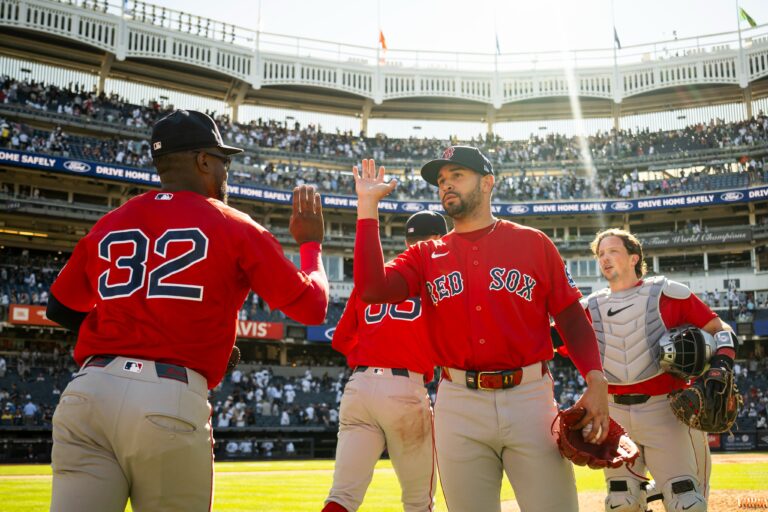 Boston aprovechó una ofensiva de nueve imparables y una sólida labor de sus lanzadores para imponerse 6-0 a Nueva York; Wilyer Abreu conectó jonrón y produjo una carrera.