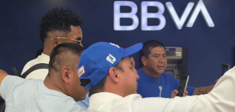 Miguel Borja aterriza en México para convertirse en refuerzo del América