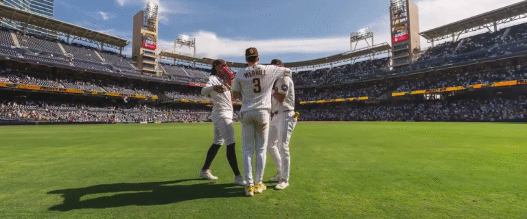 Padres blanquean a Piratas y se llevan la serie en San Diego