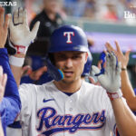 Rangers castigan en la octava y vencen a Orioles