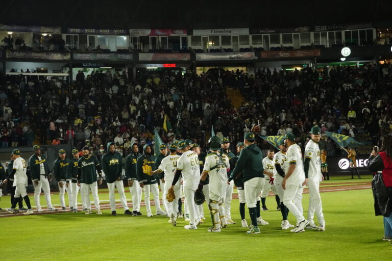 Samar Leyva conecta jonrón de tres carreras y Pericos toma ventaja ante Campeche