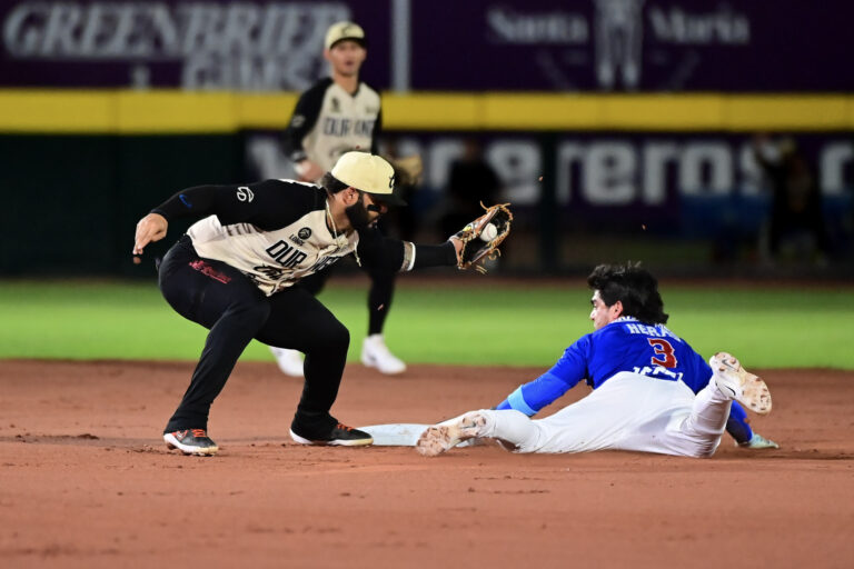 Caliente de Durango hace historia y avanza por primera vez a la Serie de Zona