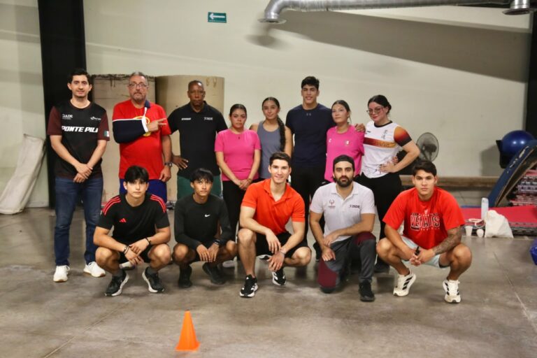ENTRENADORES DEL PROGRAMA DE INICIACIÓN SE CAPACITAN DE CARA AL NUEVO CICLO DEPORTIVO