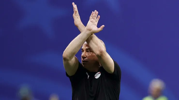 Hossam Hassan termina en una clínica tras fuerte enfrentamiento entre sus dos esposas