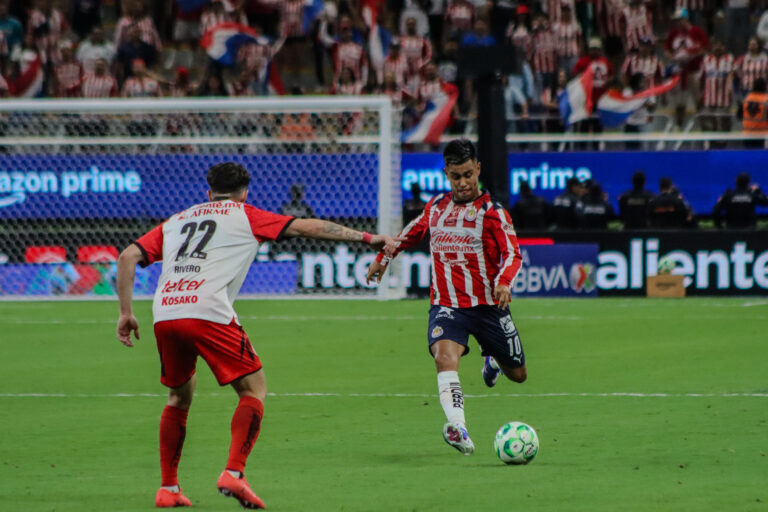 Chivas busca mantener su dominio sobre Xolos en el Estadio Akron