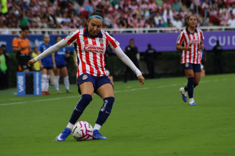 Chivas Femenil busca extender su dominio ante Pumas en el Estadio AKRON