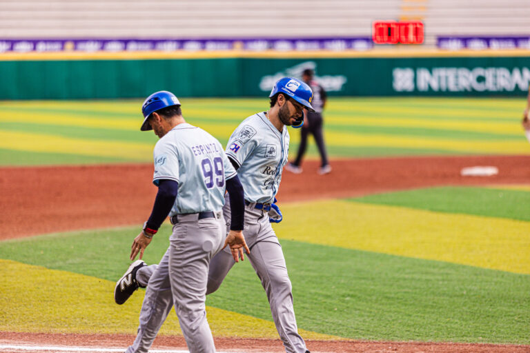 Charros arma rally de nueve carreras y asegura la serie ante Dorados