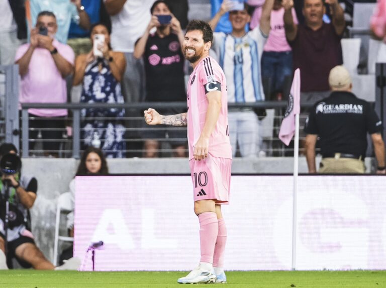 Messi firma una noche de ensueño con cuatro goles en la goleada del Inter Miami