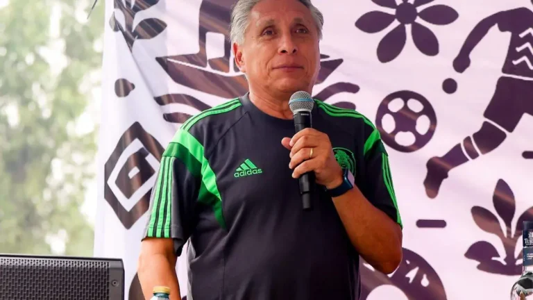 Manuel Negrete pide que el ascenso y descenso regrese en el futbol mexicano