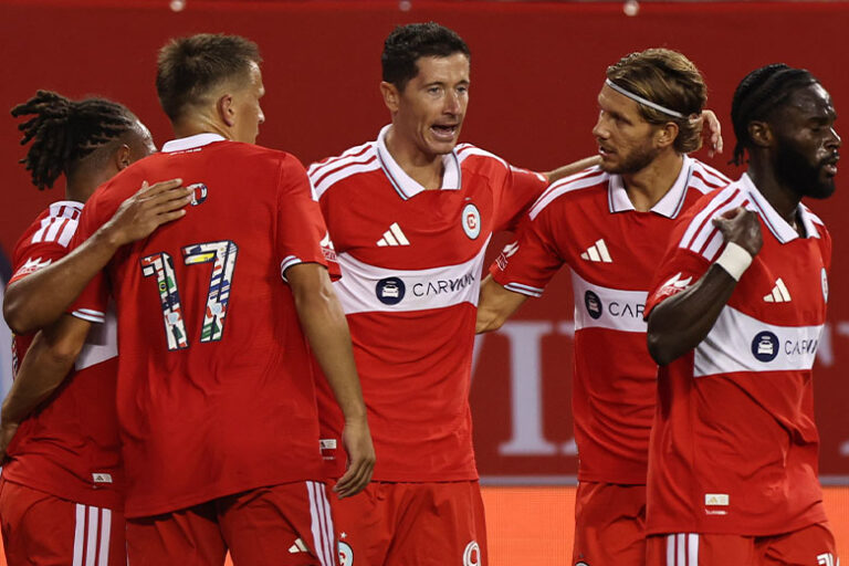 Doblete de Lewandowski impulsa la remontada del Chicago Fire sobre Charlotte FC