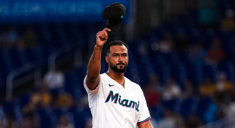 Marlins blanquean a Angels y Sandy Alcántara firma una actuación dominante