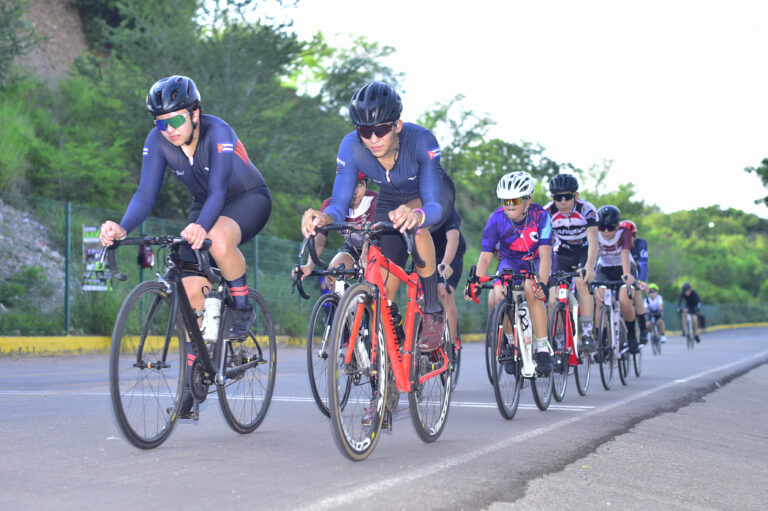 Sinaloenses afinan detalles para representar a México en el Mundial Juvenil de Ciclismo de Pista 2026