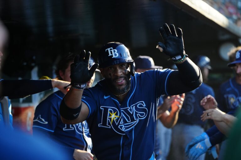 Rays resisten la reacción de Toronto y vencen 7-6 a los Blue Jays